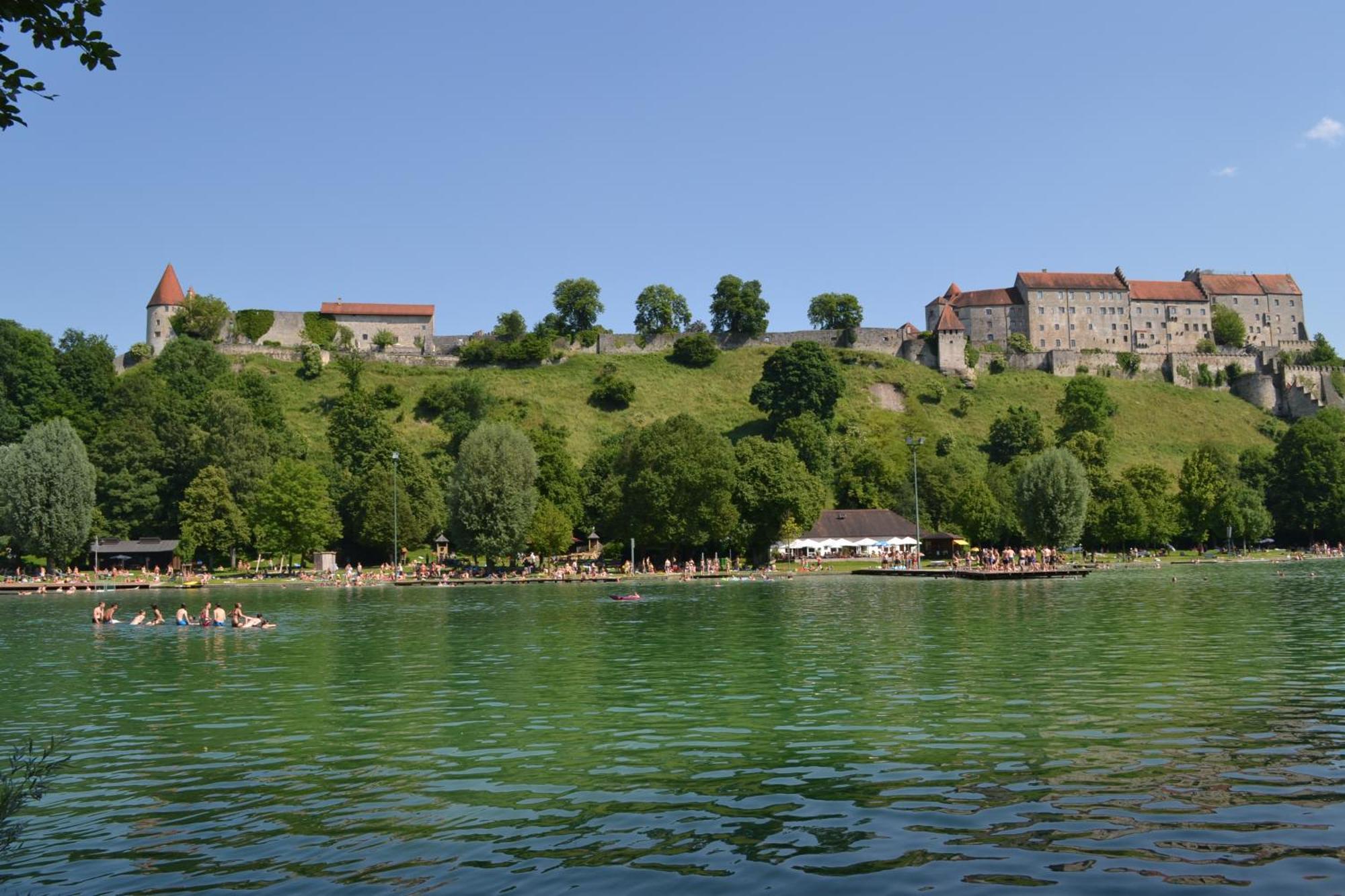 Haus Der Begegnung Heilig Geist Hotel Burghausen Exterior photo
