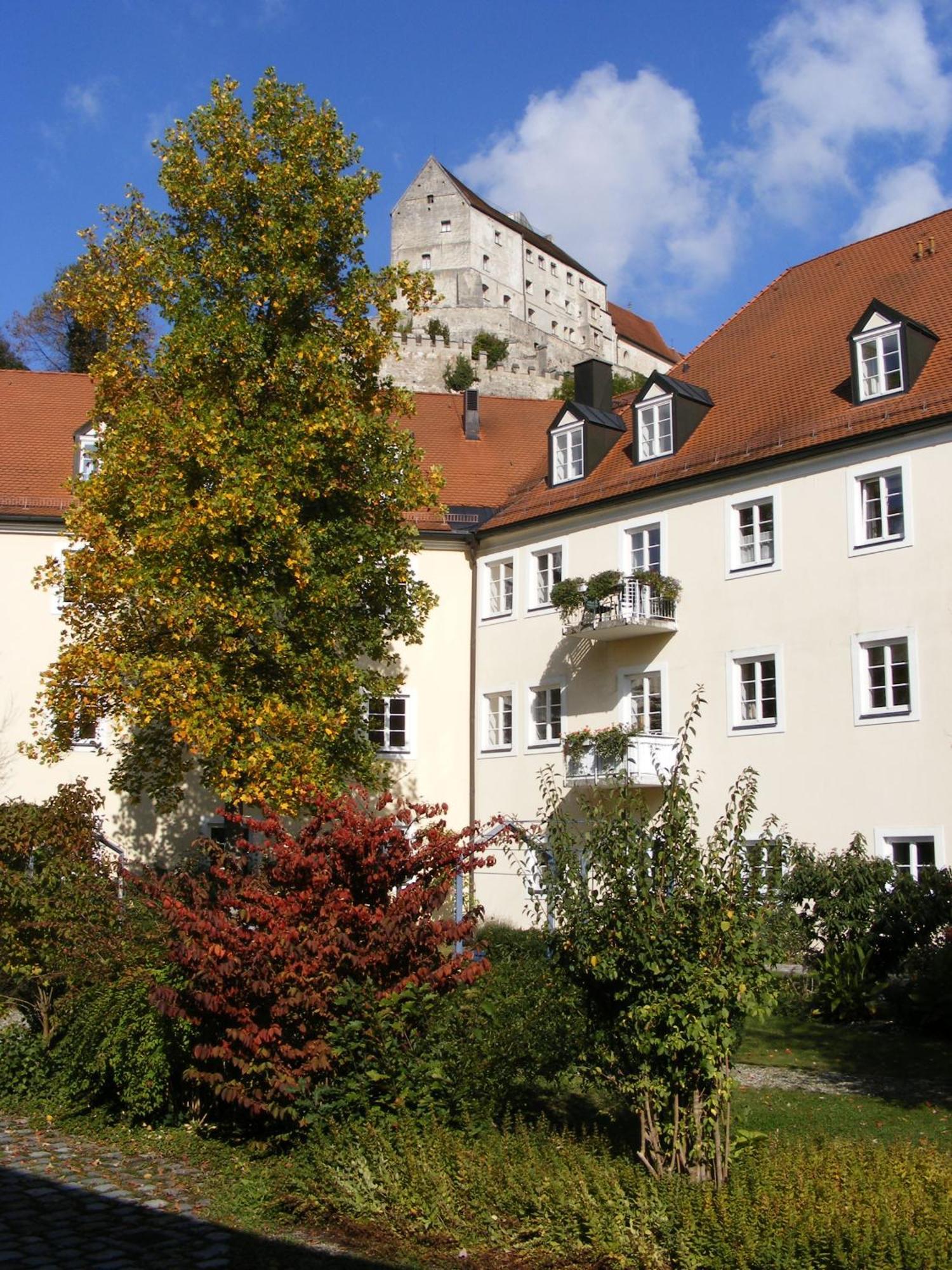 Haus Der Begegnung Heilig Geist Hotel Burghausen Exterior photo